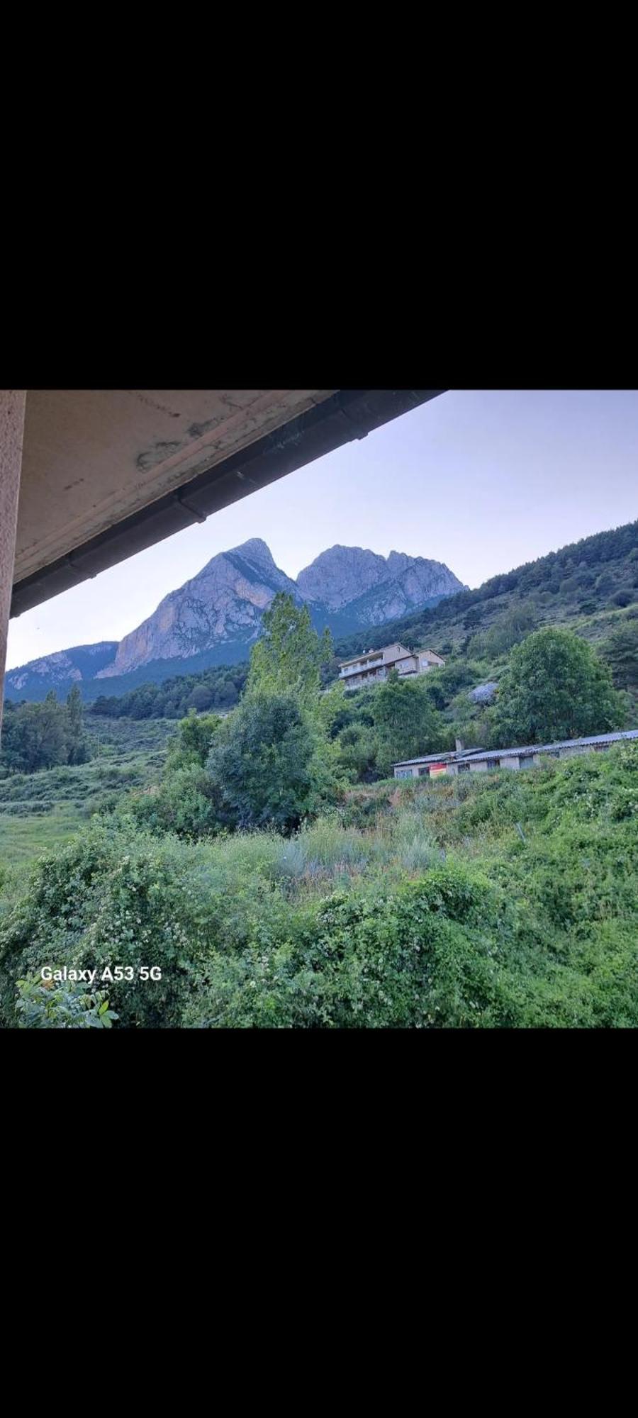 Ensija Pedraforca Apartment Saldes Exterior photo